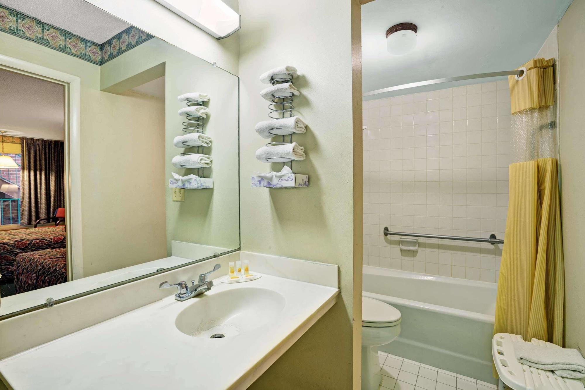 Days Inn By Wyndham Jellico - Tennessee State Line Екстер'єр фото