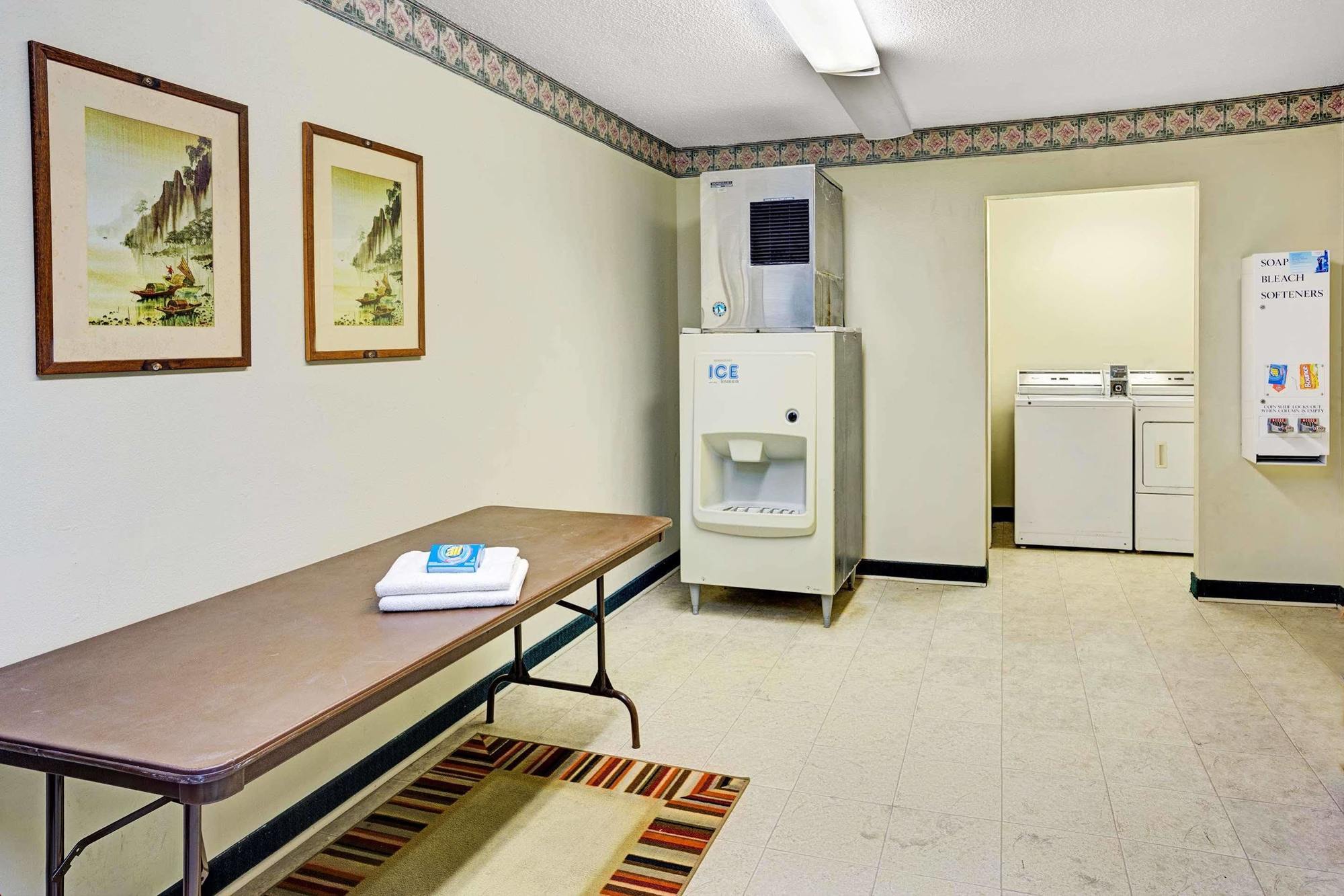 Days Inn By Wyndham Jellico - Tennessee State Line Екстер'єр фото